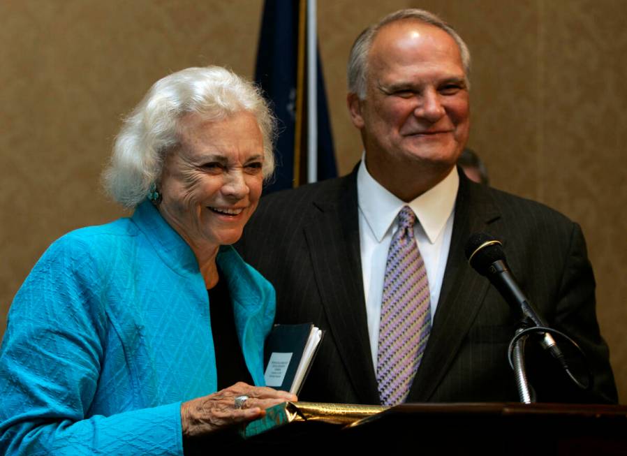 Retired U.S. Supreme Court Justice Sandra Day O'Connor, left, and Chief Justice of Pennsylvania ...