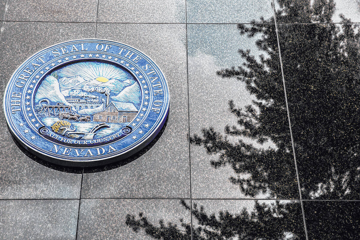 The Nevada State Seal on the north side of the Legislative Building. (Benjamin Hager/Las Vegas ...