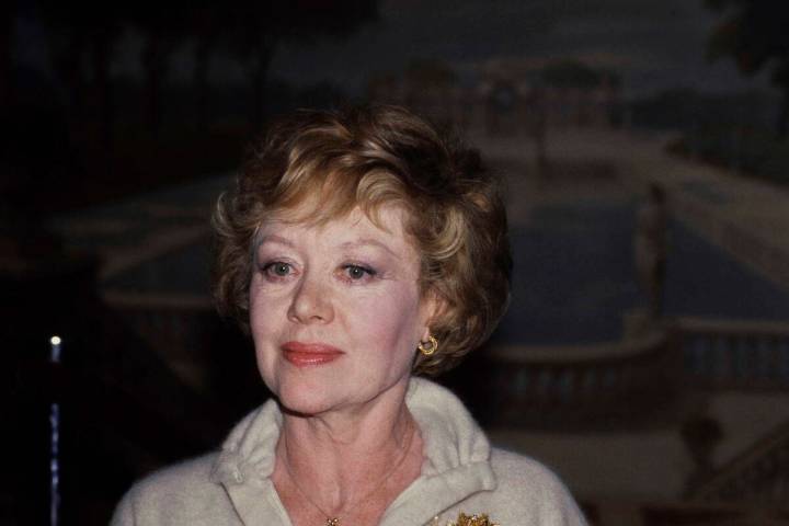 CORRECTS DAY OF DEATH TO JAN. 4 - FILE - Actress Glynis Johns is shown, Sept. 11, 1982. Johns, ...