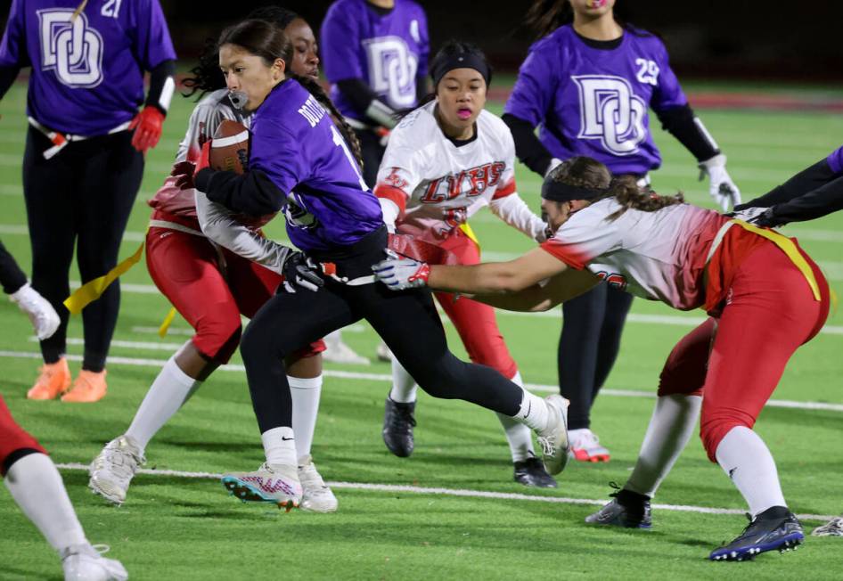 Desert Oasis’ Erica Moreno (13) runs the ball against Las Vegas in the second half of a ...