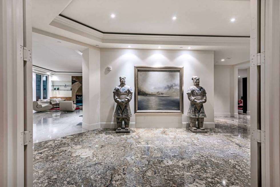 The $5.5 million penthouse at Turnberry Place sold Dec. 15. (Award Realty)