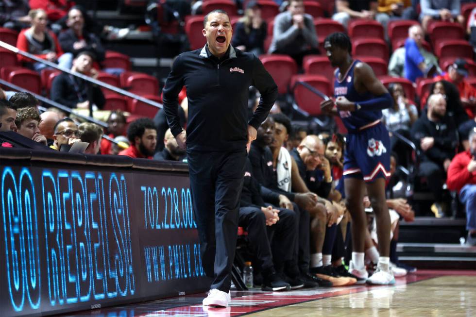 Fresno State Bulldogs head coach Justin Hutson shouts from the sidelines during the second half ...