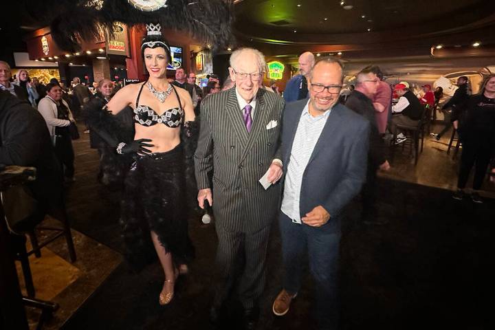 Former Las Vegas mayor and current gambler Oscar Goodman is shown with Westgate SuperBook direc ...