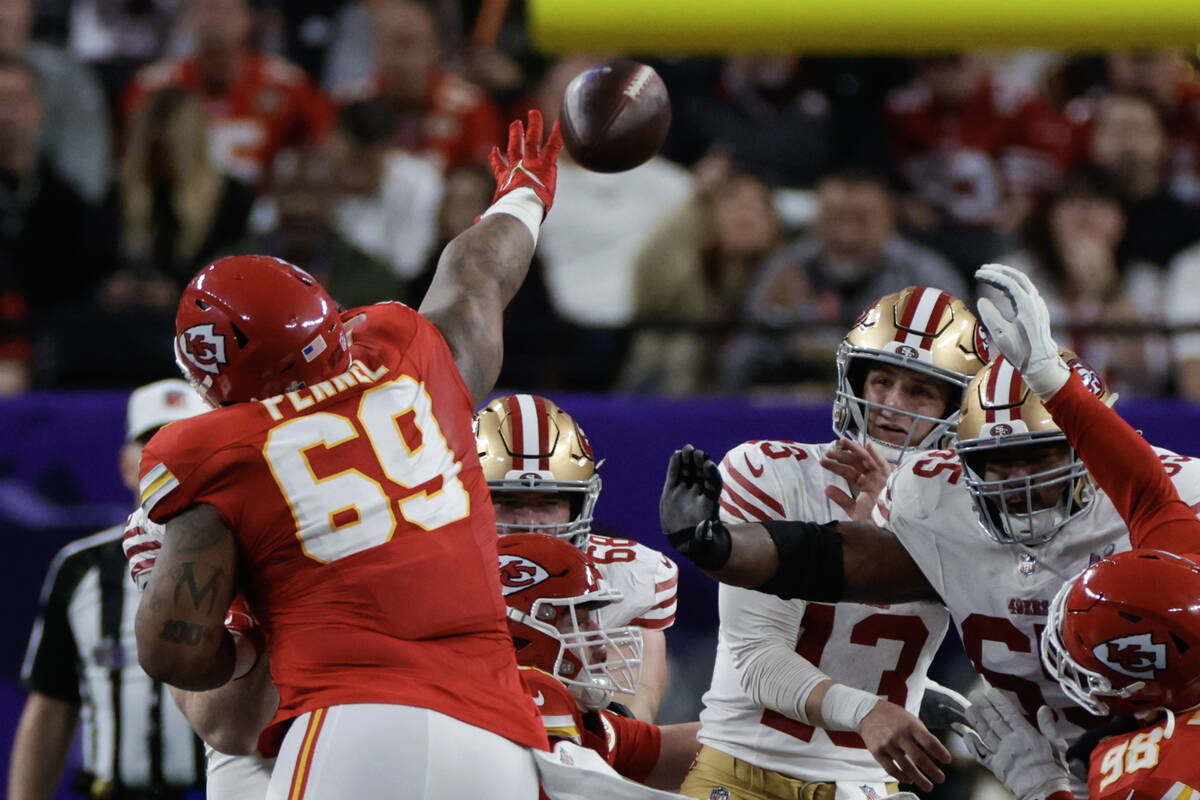 Kansas City Chiefs defensive tackle Mike Pennel Jr. (69) tips a pass through by San Francisco 4 ...