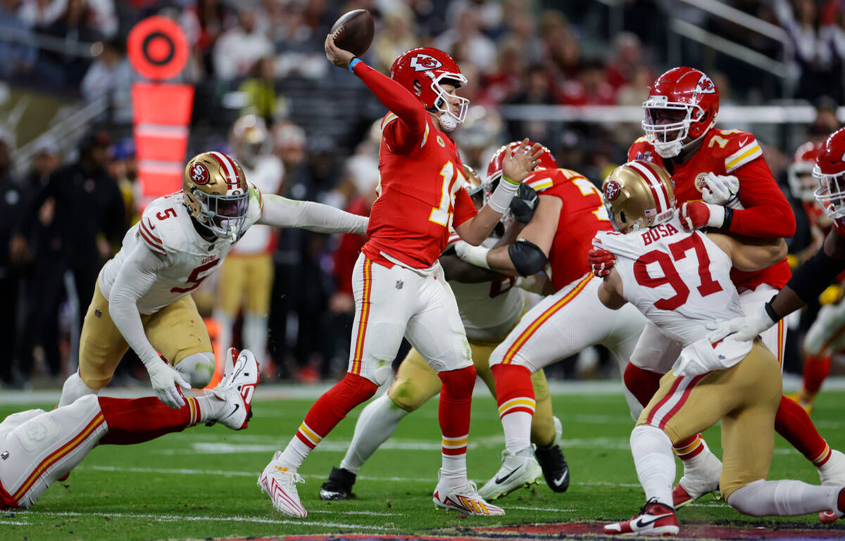 Kansas City Chiefs quarterback Patrick Mahomes (15) throws a pass against the San Francisco 49e ...