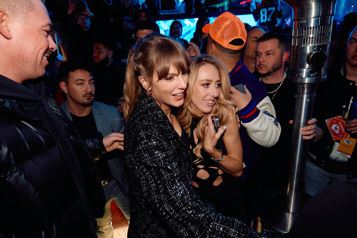 Taylor Swift and Brittany Mahomes at XS Nightclub. (Mike Kirschbaum/Wynn Las Vegas)
