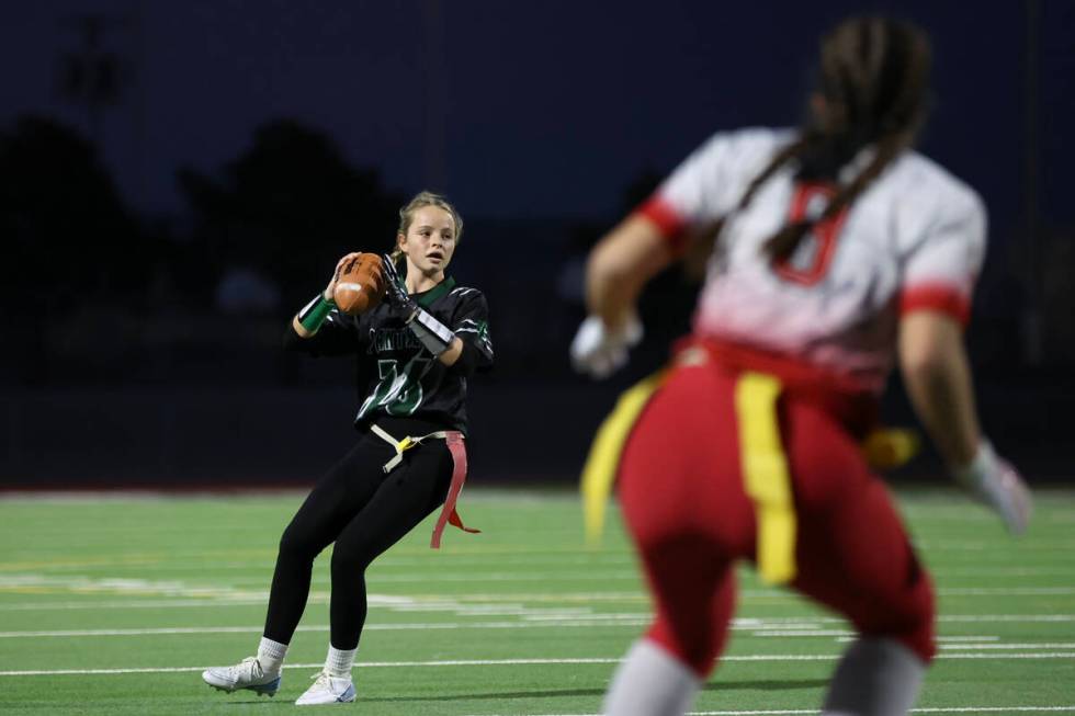 Palo Verde’s Samantha Manzo (26) looks to pass during a Class 5A state quarterfinal flag ...