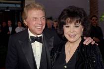 Steve Lawrence and Eydie Gorme arrive at the black-tie gala called "Thanks Frank" honoring Fran ...