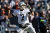 Raiders quarterback Brian Hoyer (7) warm up before an NFL game against the Chicago Bears on Sun ...