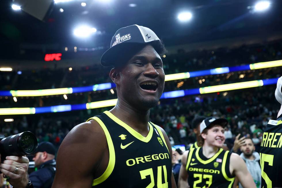 Oregon Ducks forward Mahamadou Diawara (24) celebrates after his team won the championship game ...