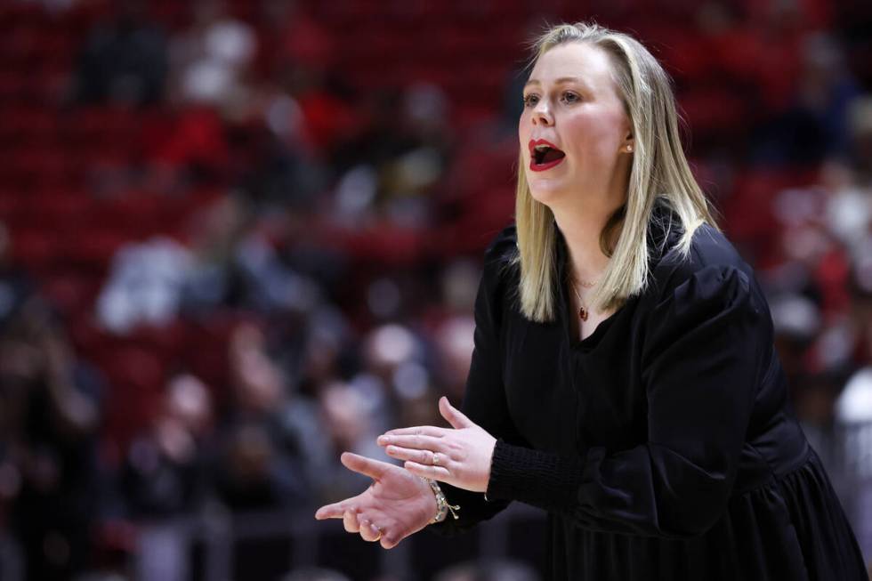 UNLV Lady Rebels head coach Lindy La Rocque shouts from the sideline during the second half of ...