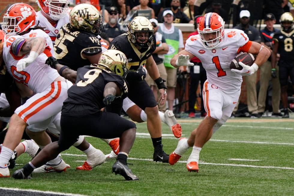 Clemson running back Will Shipley (1) runs for a touchdown against Wake Forest during the secon ...