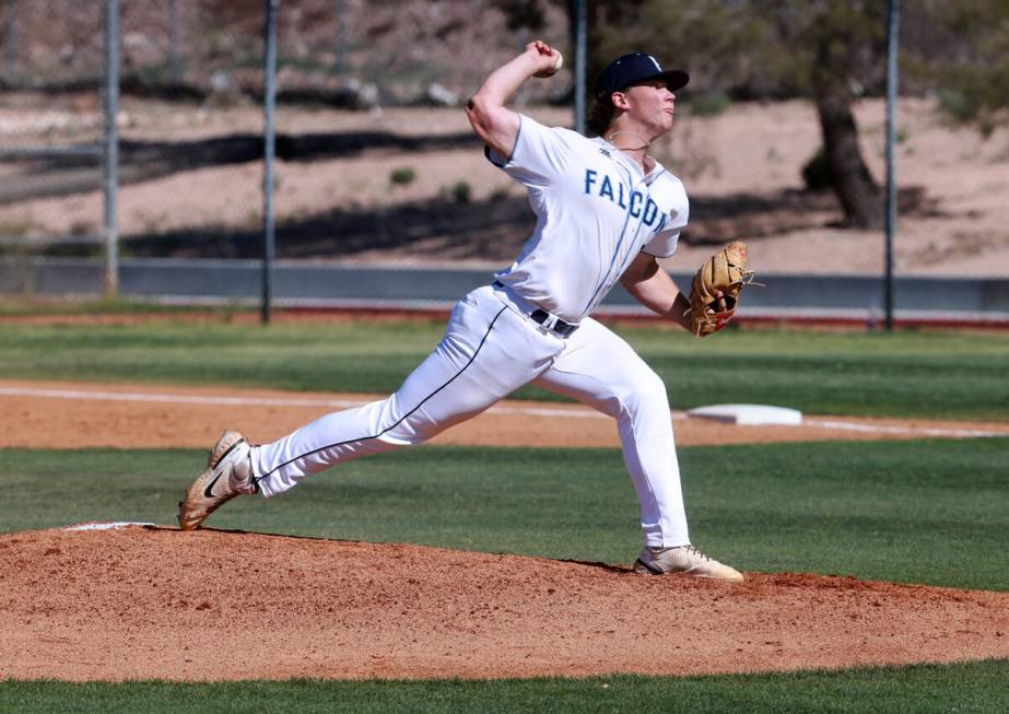 Foothill pitcher Logan Shanks (32) throws against Green Valley in the 2nd inning of their baseb ...