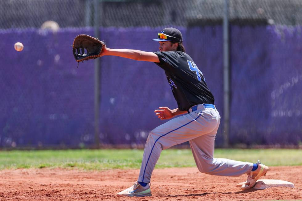 Sierra Vista first baseman Dillon Smith (44) catches for an out on Durango during a Class 4A hi ...