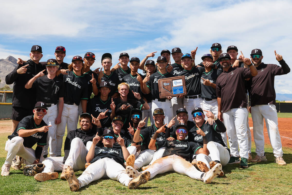 Palo Verde poses for photos after winning a Class 5A high school baseball Southern Region title ...