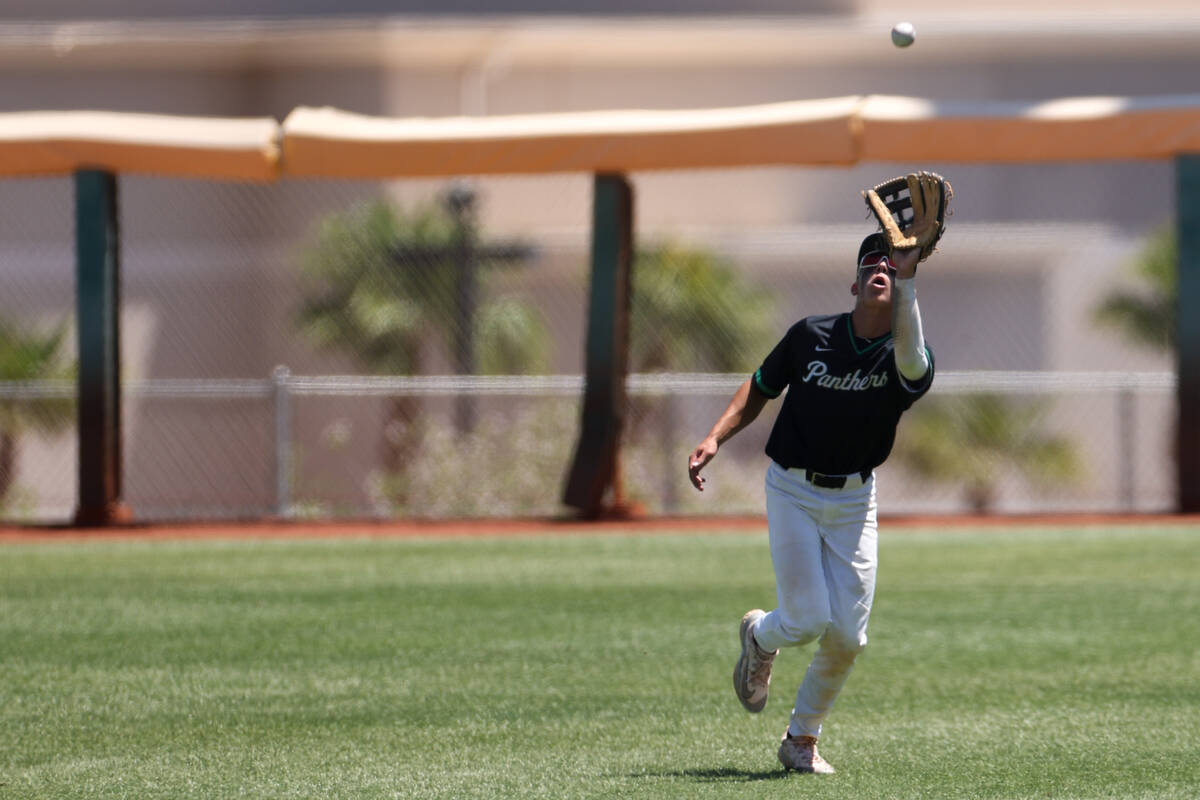 Palo Verde outfielder Karsen Smaka (6) prepares to catch for an out on Bishop Manogue during a ...