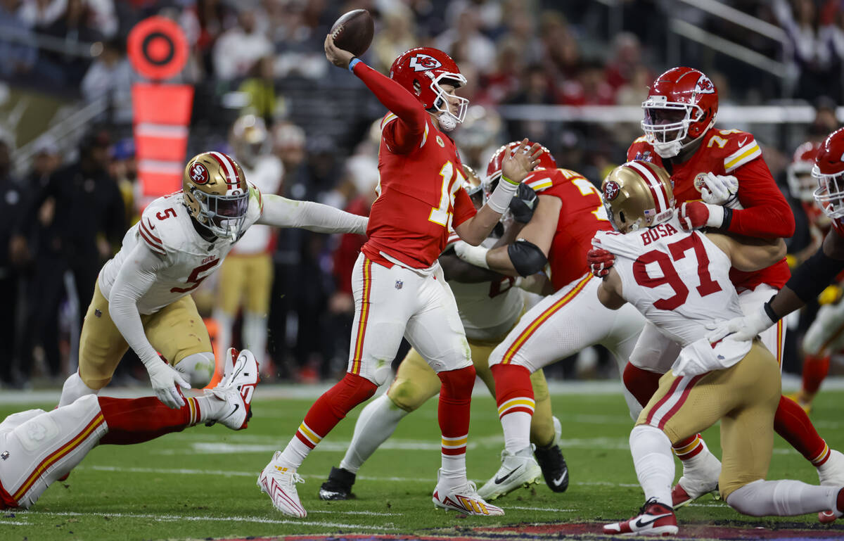 Kansas City Chiefs quarterback Patrick Mahomes (15) throws a pass against the San Francisco 49e ...