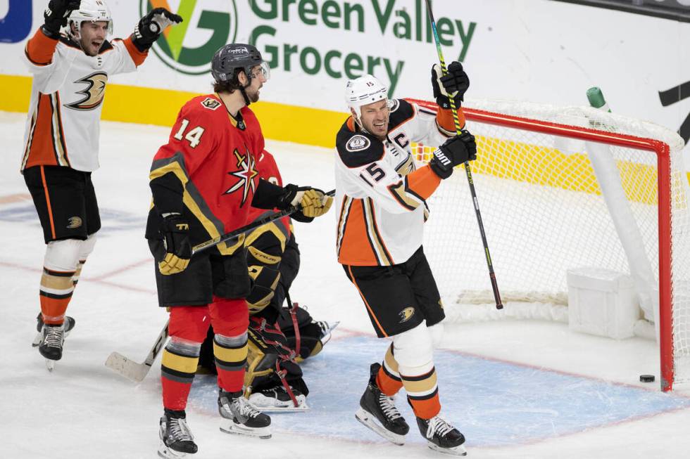 Anaheim Ducks center Ryan Getzlaf (15) celebrates after scoring a goal in the third period with ...
