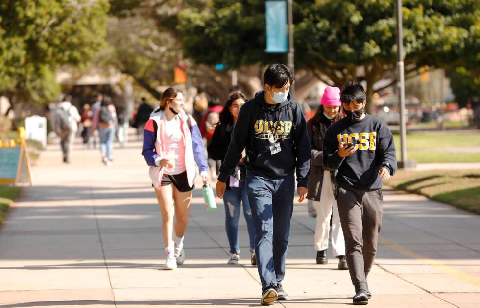 Students on the UC Santa Barbara campus in Santa Barbara, California, Nov. 9, 2021. (Al Seib/Lo ...