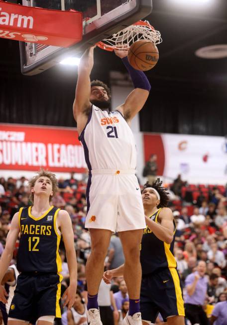 Phoenix Suns power forward David Roddy (21) dunks against the Indiana Pacers in the third quart ...