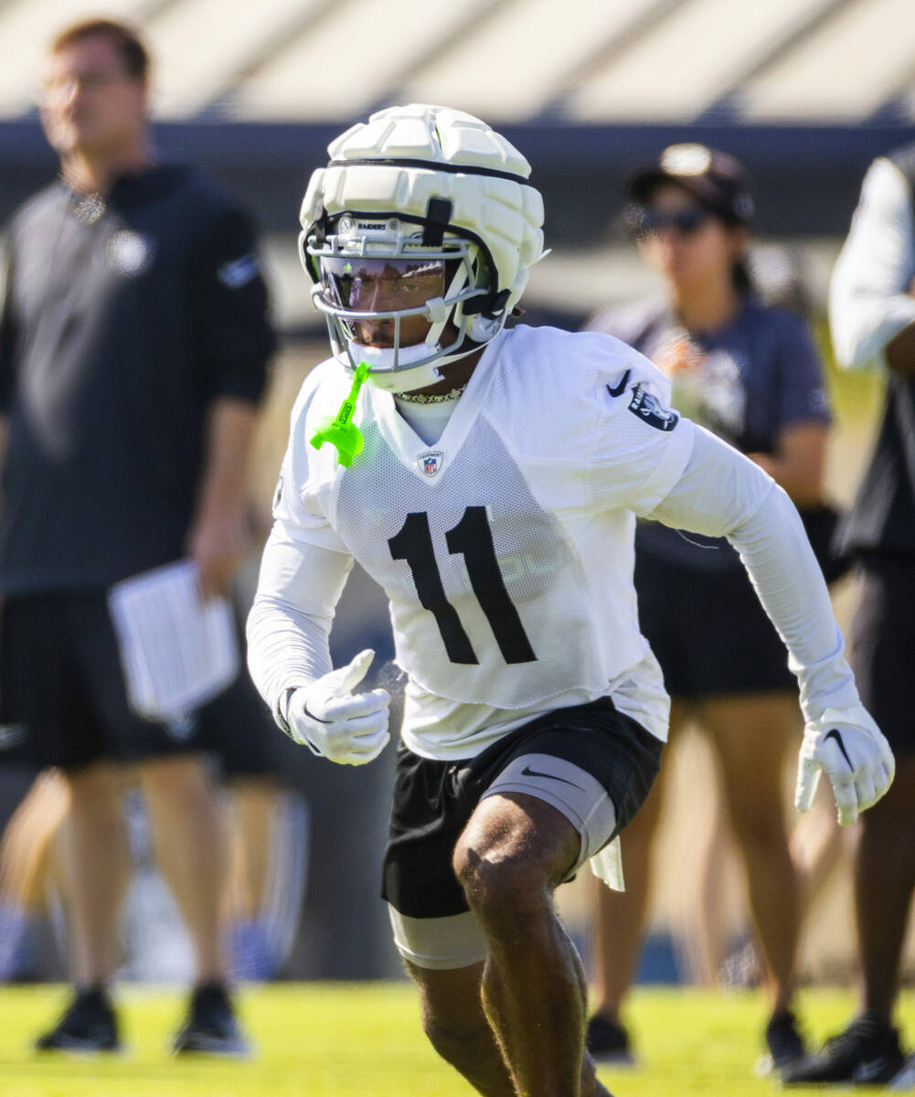 Raiders wide receiver Tre Tucker (11) sprints up the field on a play during the third day of Ra ...