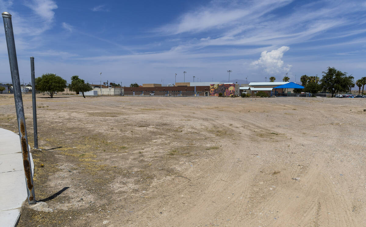 Vacant property along Sunrise Avenue up for possible action before the Las Vegas City Council o ...