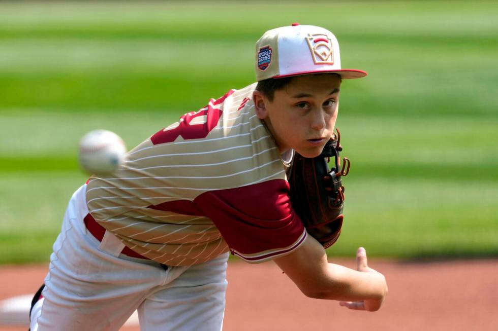 Paseo Verde's Wyatt Erickson delivers during the first inning of a baseball game against Staten ...