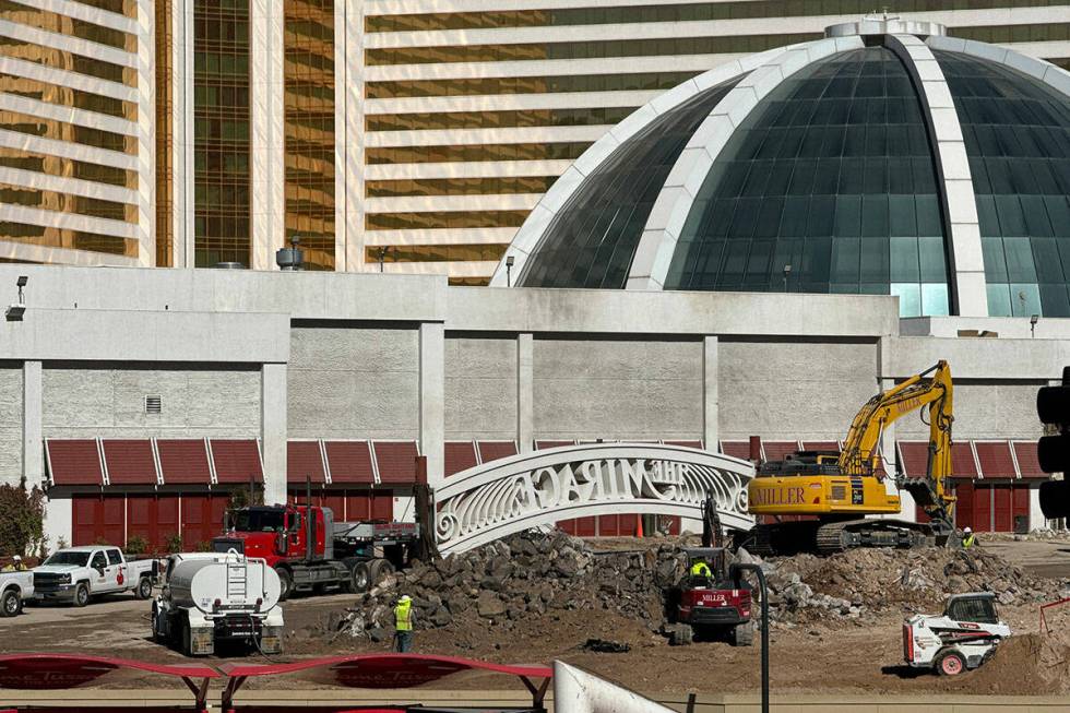 The Mirage sign is removed from the property on Las Vegas Boulevard on Wednesday, Aug. 14, 2024 ...