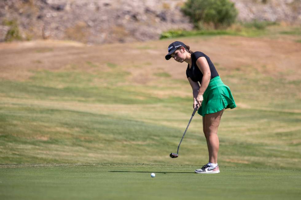 Palo Verde’s Gia Polonia putts her ball during the 5A Desert League girls golf match at ...