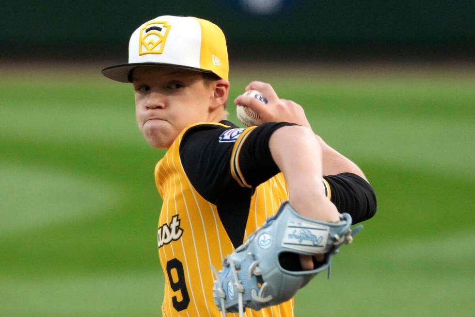 Lake Mary, Fla.'s Lathan Norton delivers during the first inning of a baseball game against Hen ...