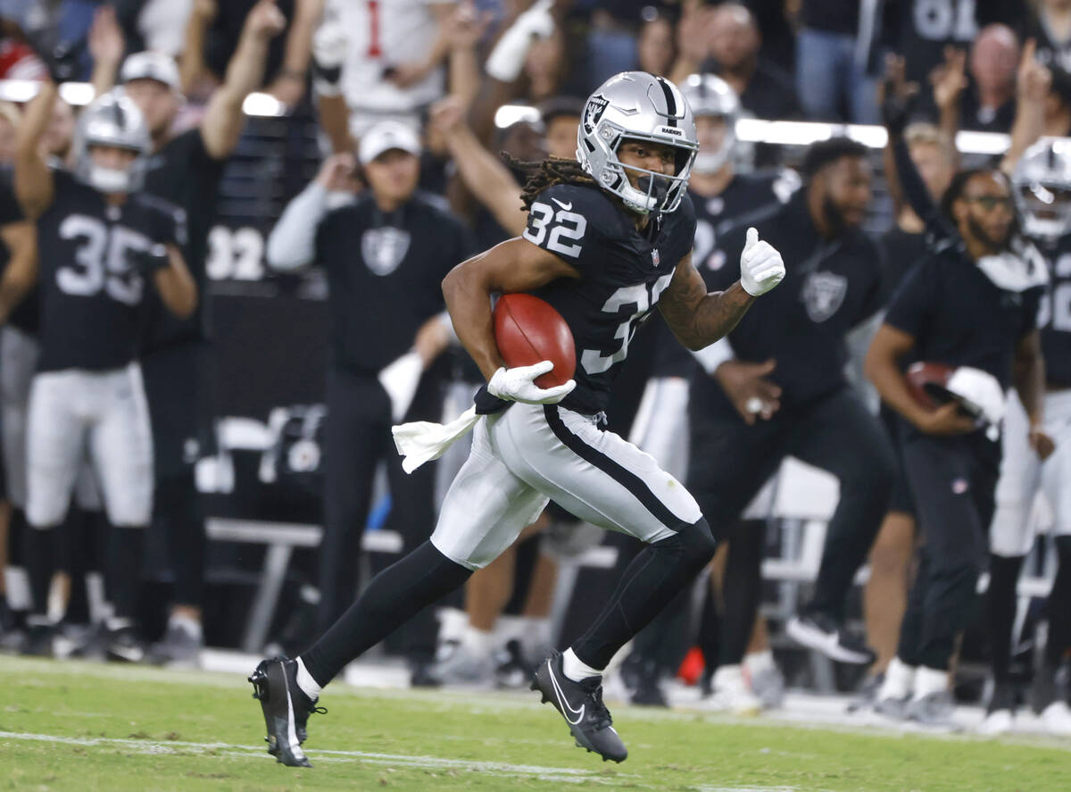 Raiders wide receiver Tyreik McAllister (32) runs for a punt return touchdown against San Franc ...