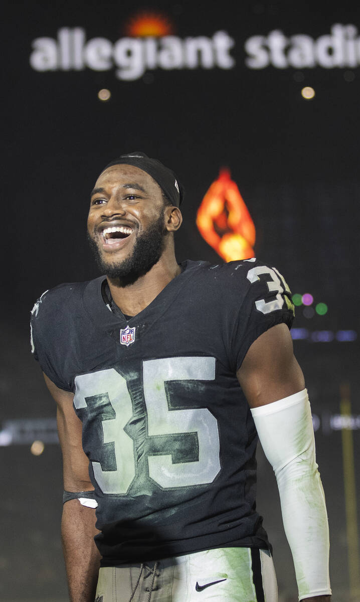 Raiders cornerback Brandon Facyson (35) celebrates after beating the Los Angeles Chargers in ov ...