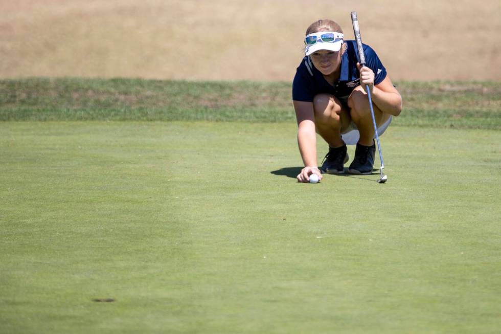 Shadow Ridge’s Ayvah Rossi places her ball during the Class 5A Mountain League girls gol ...