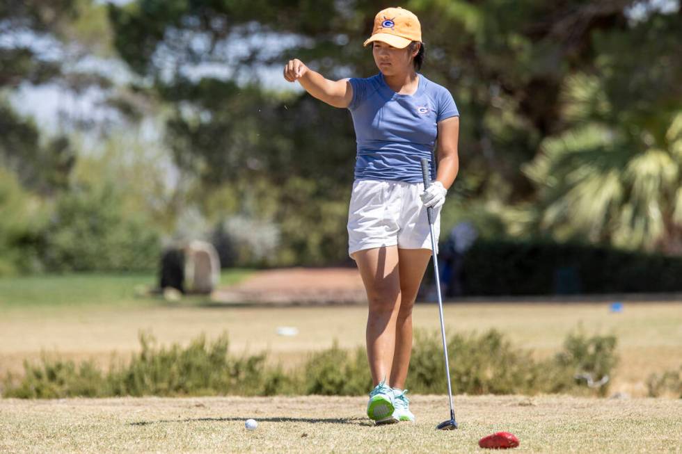 Bishop Gorman’s Amelia Chen checks the wind direction and speed during the Class 5A Moun ...