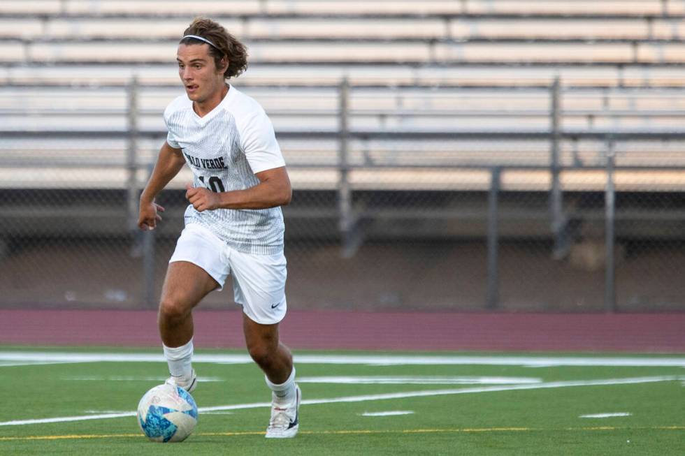 Palo Verde senior Francesco Traniello (10) competes during the high school soccer game against ...