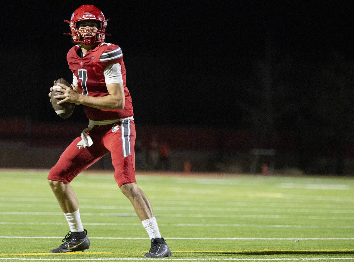 Arbor View quarterback Thaddeus Thatcher (7) looks to throw the ball during the Class 5A high s ...