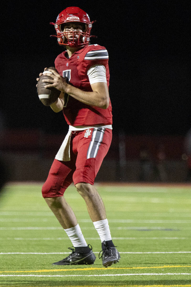 Arbor View quarterback Thaddeus Thatcher (7) looks to throw the ball during the Class 5A high s ...