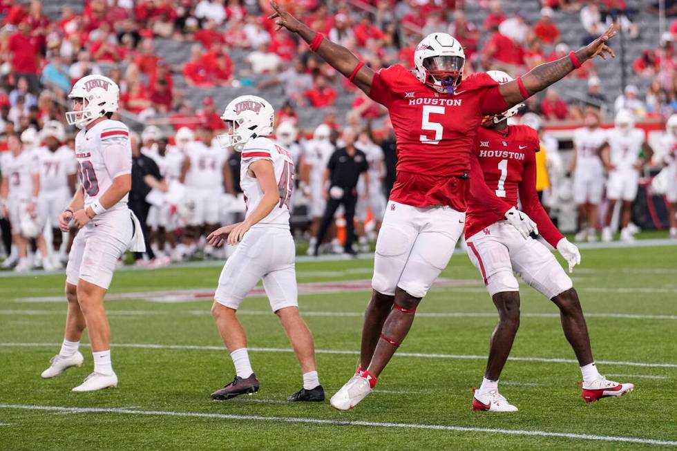 Houston defensive lineman Keith Cooper Jr. (5) reacts after UNLV place kicker Caden Chittenden ...