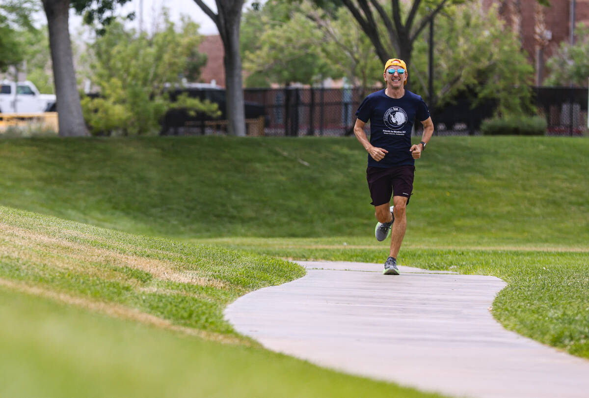 Derek Stefureac runs in Willow Park in Las Vegas. (Rachel Aston/Las Vegas Review-Journal)