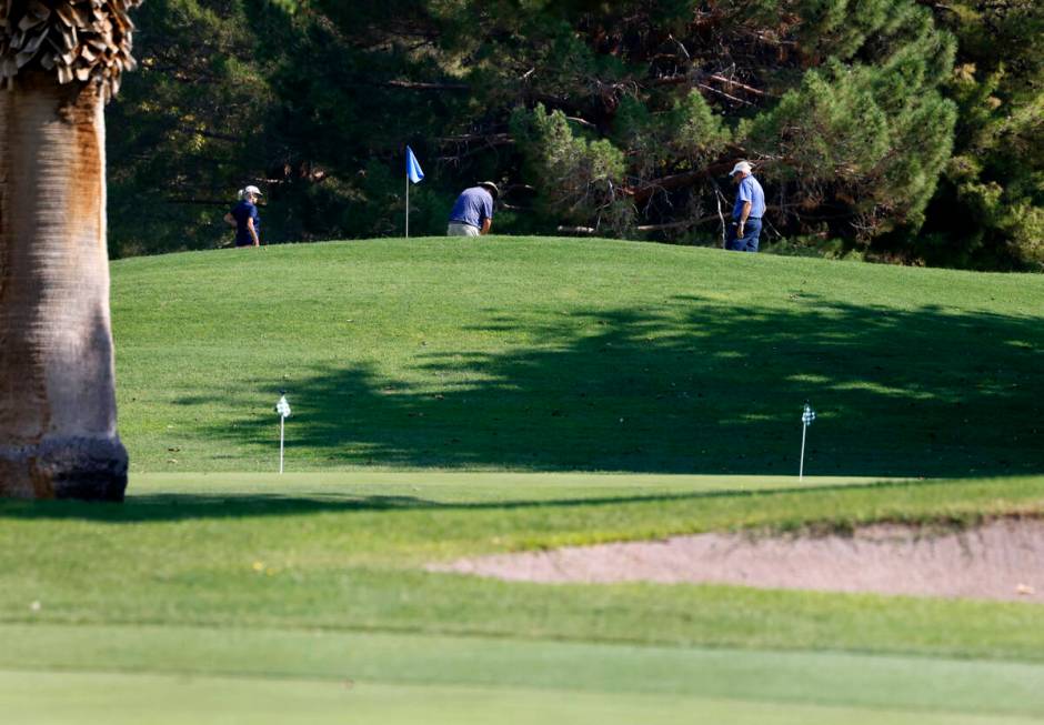 People play golf at Boulder City Golf Course on Thursday, Sept. 5, 2024. (Bizuayehu Tesfaye/Las ...