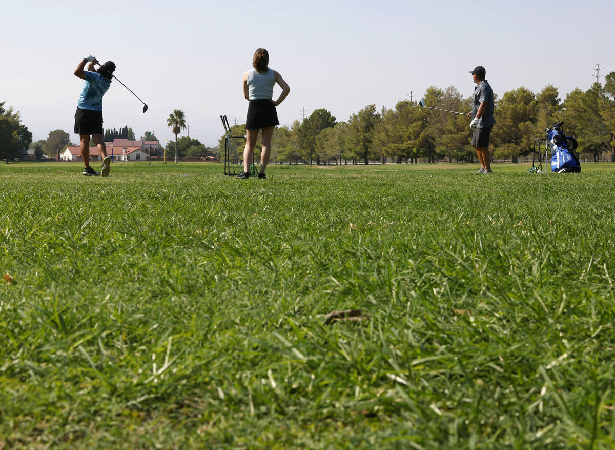 People work on their swings at Boulder City Golf Course, on Thursday, Sept. 5, 2024. (Bizuayehu ...