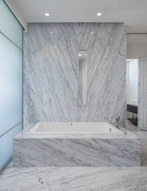 The master bath features a soaking tub. (Simply Vegas)