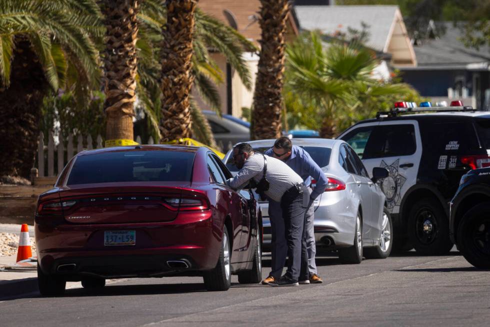 Las Vegas police investigate a homicide on the 6400 block of Placer Drive on Thursday, Sept. 26 ...