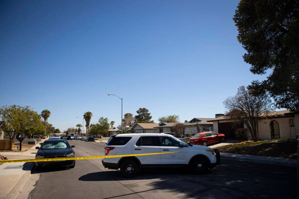 Las Vegas police investigate a homicide on the 6400 block of Placer Drive on Thursday, Sept. 26 ...