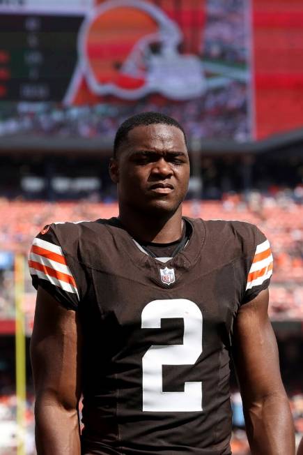 Cleveland Browns wide receiver Amari Cooper (2) walks off of the field at half time during an N ...