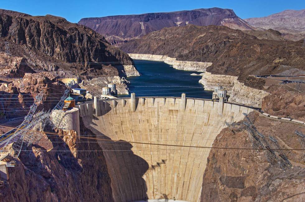 Lake Mead and the Hoover Dam. (Benjamin Hager/Las Vegas Review-Journal) @benjaminhphoto