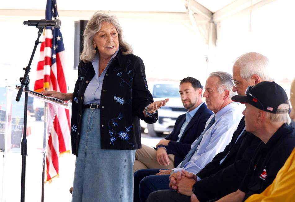 Rep. Dina Titus speaks as Clark County Commissioner Michael Naft, second left, Gov. Joe Lombard ...