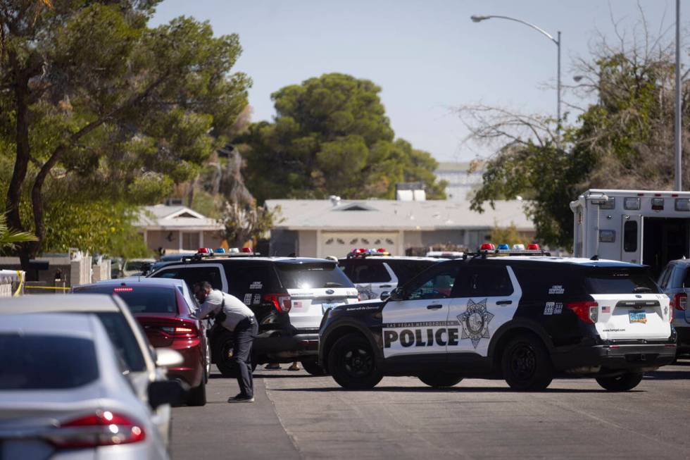 Las Vegas police investigate a homicide on the 6400 block of Placer Drive on Thursday, Sept. 26 ...