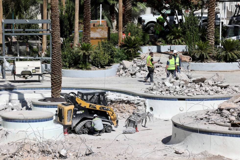 Renovations continue at the Go Pool at the Flamingo on the Strip in Las Vegas Tuesday, Oct. 1, ...