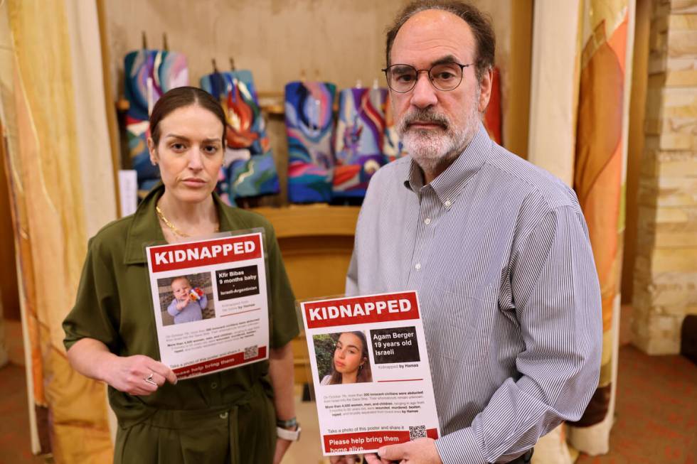 Cantor Jessica Hutchings, left, and Rabbi Sanford Akselrad of Congregation Ner Tamid in Henders ...